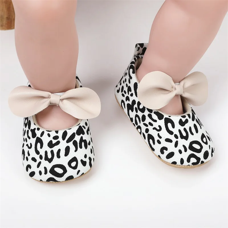 Fashion-Baby-Girls-Mary-Jane-Flats-Non-Slip-Bowknot-Princess-Dress-Shoes-Leopard-Crib-Shoes-for-4.webp