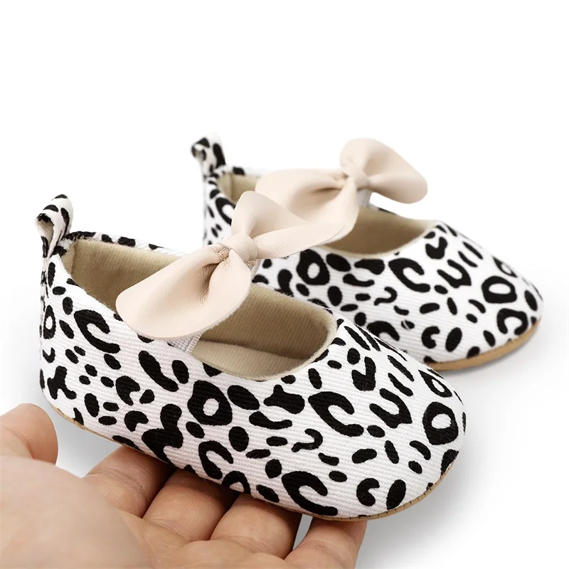 Fashion-Baby-Girls-Mary-Jane-Flats-Non-Slip-Bowknot-Princess-Dress-Shoes-Leopard-Crib-Shoes-for-5.webp